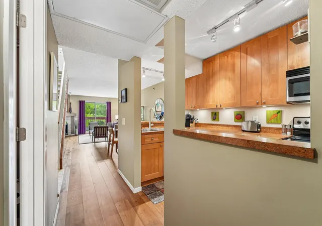 Photo 3 of Sale Pending at 7520 Edinborough Way #2304, Minneapolis, MN 55435 | MLS# 7114880 | Listing updated on 2026-09-10