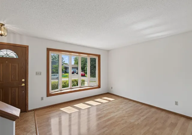 Photo 4 of Single family home for sale at 7430 170th Court W, Rosemount, MN 55068 | MLS# 7114920 | Listing updated on 2026-09-15