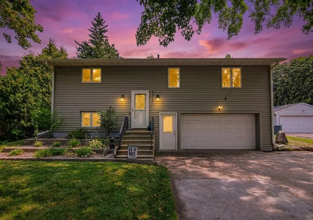 Photo 1 of Single family home for sale at 5919 Oldfield Ave N, Stillwater, MN 55082 | MLS# 7115020 | Listing updated on 2026-09-11