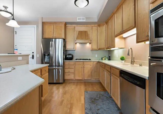 Listing Photo 4 - Condo for sale in building located at 1940 Fulham St, Roseville, MN 55113 - Unit #207