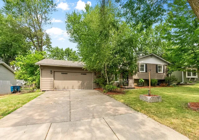 Photo 1 of Single family home for sale at 2429 Ronald Ave, Saint Paul, MN 55110 | MLS# 7115077 | Listing updated on 2026-09-15