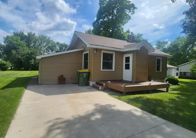 Photo 1 of Sale Pending at 822 2nd Street Nw, Pipestone, MN 56164 | MLS# 7115184 | Listing updated on 2026-09-14