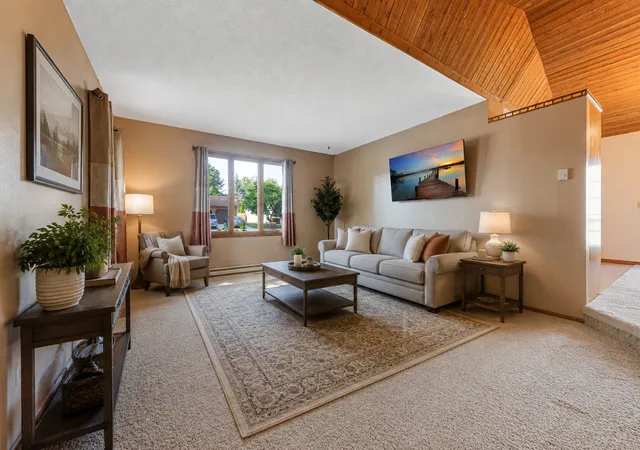 Photo 4 of Single family home for sale at 400 Beverly St, Wanamingo, MN 55983 | MLS# 7115419 | Listing updated on 2026-09-12