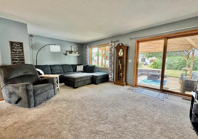 Photo 3 of Single family home for sale at 702 S Saratoga St, Marshall, MN 56258 | MLS# 7115596 | Listing updated on 2026-09-13