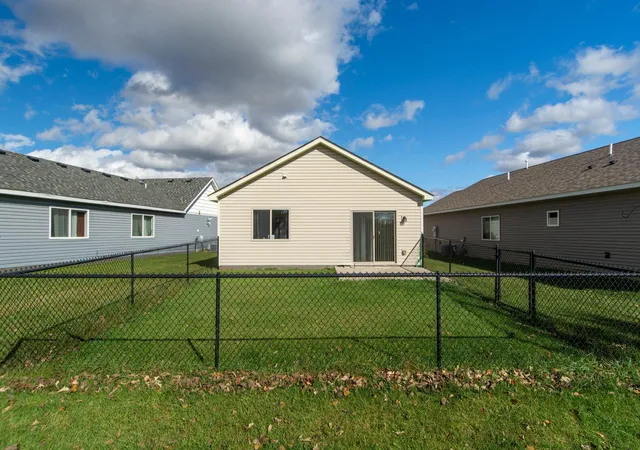 Photo 3 of Sale Pending at 842 Holton Ave, Brainerd, MN 56401 | MLS# 7115612 | Listing updated on 2026-09-14