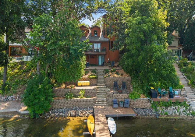 Photo 1 of Sale Pending at 3084 Hamline Ave N, Saint Paul, MN 55113 | MLS# 7115635 | Listing updated on 2026-09-10