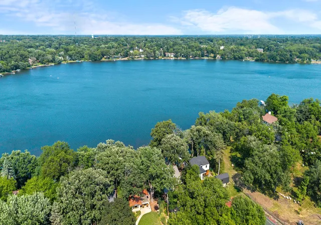 Photo 2 of Sale Pending at 3084 Hamline Ave N, Saint Paul, MN 55113 | MLS# 7115635 | Listing updated on 2026-09-10