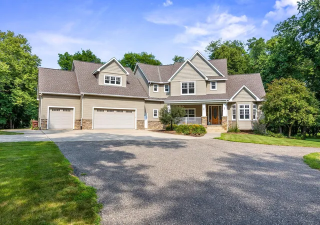 Photo 1 of Single family home for sale at 20658 Belle Lake Rd, Hutchinson, MN 55350 | MLS# 7115718 | Listing updated on 2026-09-15