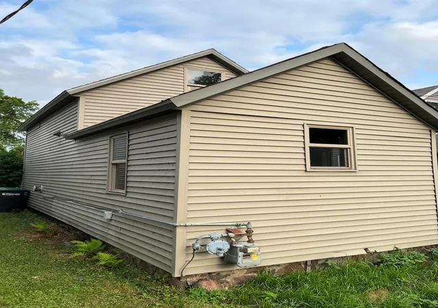 Photo 3 of Single family home for sale at 607 3rd Street Ne, Little Falls, MN 56345 | MLS# 7115756 | Listing updated on 2026-09-10