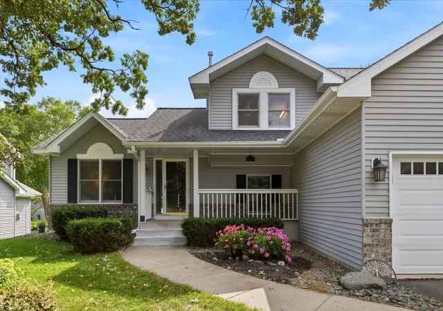 Photo 1 of Single family home for sale at 19858 Jaguar Ave, Lakeville, MN 55044 | MLS# 7115836 | Listing updated on 2026-09-11
