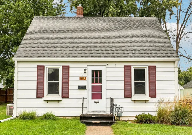 Photo 1 of Sale Pending at 814 8th Avenue Sw, Faribault, MN 55021 | MLS# 7115879 | Listing updated on 2026-09-11