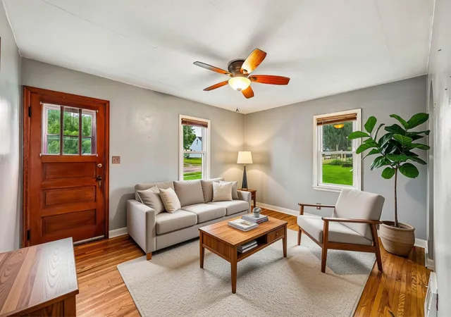 Photo 4 of Sale Pending at 814 8th Avenue SW, Faribault, MN 55021 | MLS# 7115879 | Listing updated on 2026-09-11