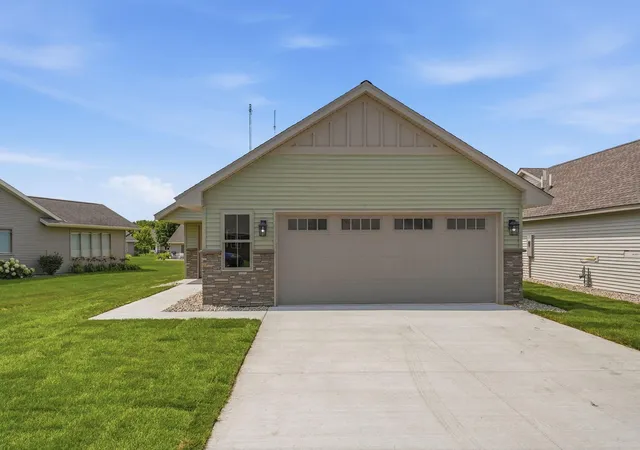 Photo 3 of Single family home for sale at 1807 Upper Trentwood Cir Ne, Willmar, MN 56201 | MLS# 7115904 | Listing updated on 2026-09-15