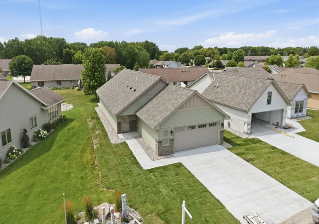Photo 4 of Single family home for sale at 1807 Upper Trentwood Cir NE, Willmar, MN 56201 | MLS# 7115904 | Listing updated on 2026-09-15