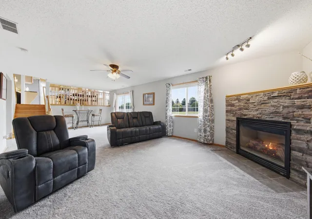 Photo 3 of Sale Pending at 809 Morningside Pl, Belle Plaine, MN 56011 | MLS# 7116094 | Listing updated on 2026-10-10