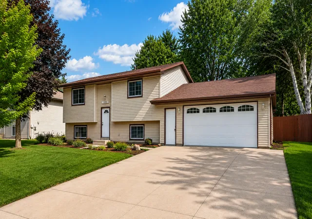 Photo 3 of Single family home for sale at 3741 225th Lane Nw, Saint Francis, MN 55070 | MLS# 7116151 | Listing updated on 2026-09-10