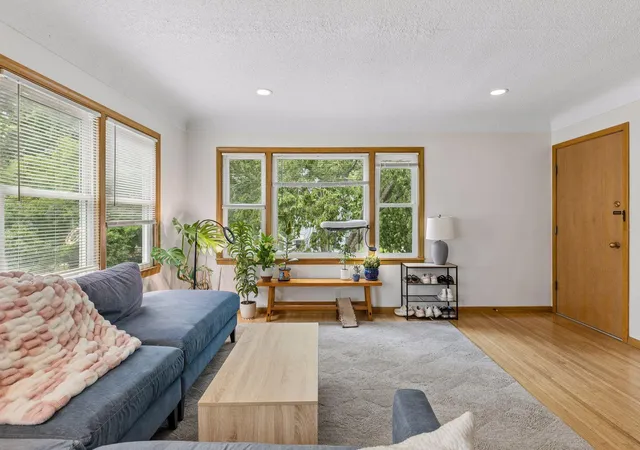 Photo 4 of House for sale at 1519 Adams St NE, Minneapolis, MN 55413 | MLS# 7116154 | Listing updated on 2026-09-14