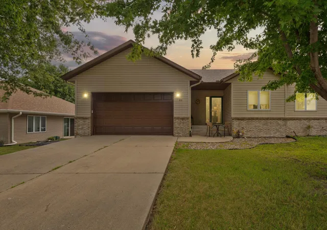 Photo 2 of Single family home for sale at 712 W Main St, Arlington, MN 55307 | MLS# 7116251 | Listing updated on 2026-09-22