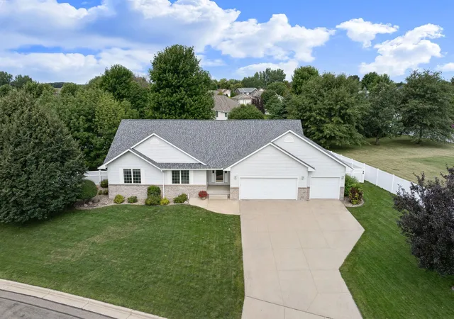 Photo 1 of Single family home for sale at 1300 26th Street Sw, Austin, MN 55912 | MLS# 7116287 | Listing updated on 2026-09-13