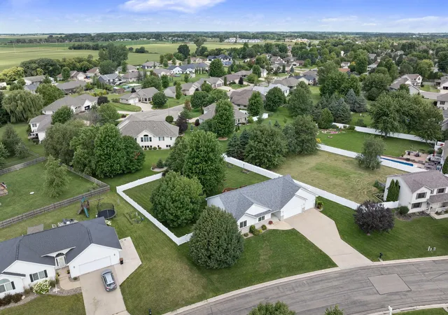 Photo 2 of Single family home for sale at 1300 26th Street Sw, Austin, MN 55912 | MLS# 7116287 | Listing updated on 2026-09-13
