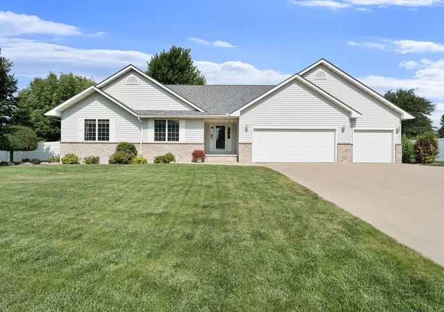 Photo 3 of Single family home for sale at 1300 26th Street Sw, Austin, MN 55912 | MLS# 7116287 | Listing updated on 2026-09-13