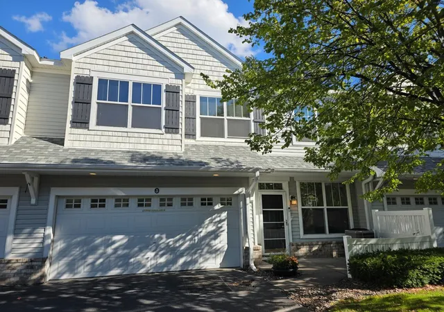 Photo 1 of Single family home for sale at 1611 Woodlynn Ave #3, Saint Paul, MN 55109 | MLS# 7116324 | Listing updated on 2026-09-12