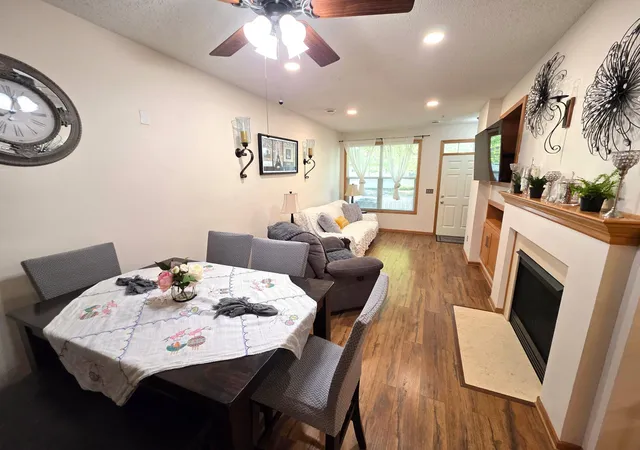 Photo 2 of Single family home for sale at 1611 Woodlynn Ave #3, Saint Paul, MN 55109 | MLS# 7116324 | Listing updated on 2026-09-12