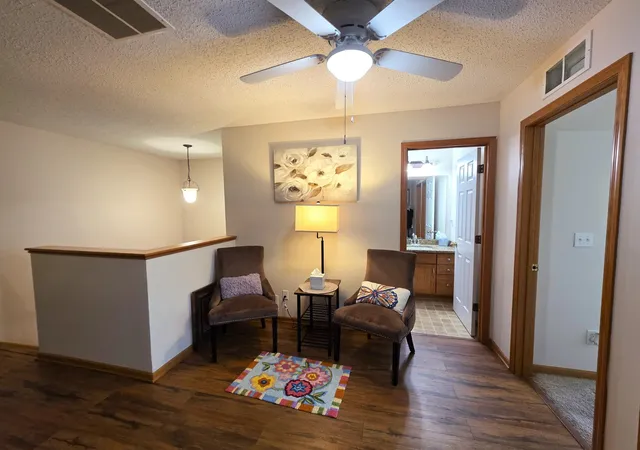 Photo 4 of Single family home for sale at 1611 Woodlynn Ave #3, Saint Paul, MN 55109 | MLS# 7116324 | Listing updated on 2026-09-12