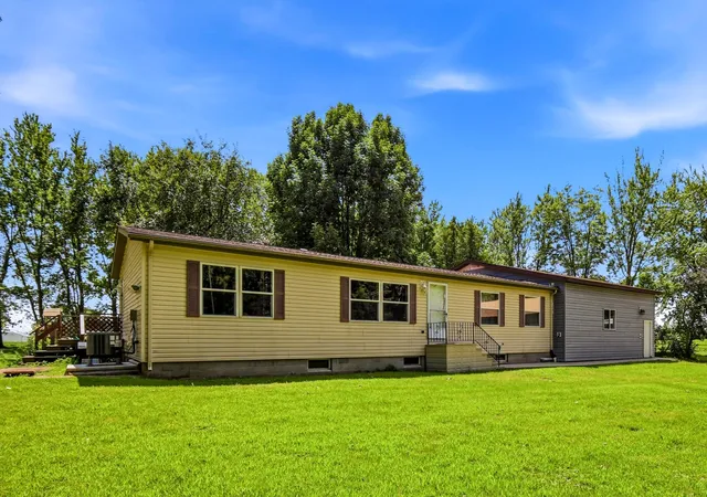 Photo 3 of Single family home for sale at 36652 170th Street, Waseca, MN 56093 | MLS# 7116389 | Listing updated on 2026-09-11