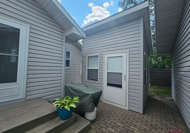Photo 3 of Single family home for sale at 701 N Auburn Ave, Eveleth, MN 55734 | MLS# 7116443 | Listing updated on 2026-09-21