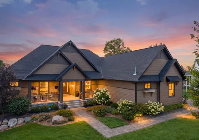 Photo 1 of Single family home for sale at 607 Heritage Pl, Stillwater, MN 55082 | MLS# 7116447 | Listing updated on 2026-09-19