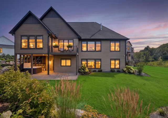 Photo 2 of Single family home for sale at 607 Heritage Pl, Stillwater, MN 55082 | MLS# 7116447 | Listing updated on 2026-09-19