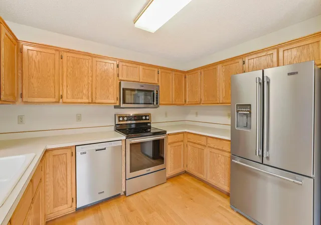 Photo 3 of Single family home for sale at 539 Lovell Ave, Saint Paul, MN 55113 | MLS# 7116591 | Listing updated on 2026-09-11