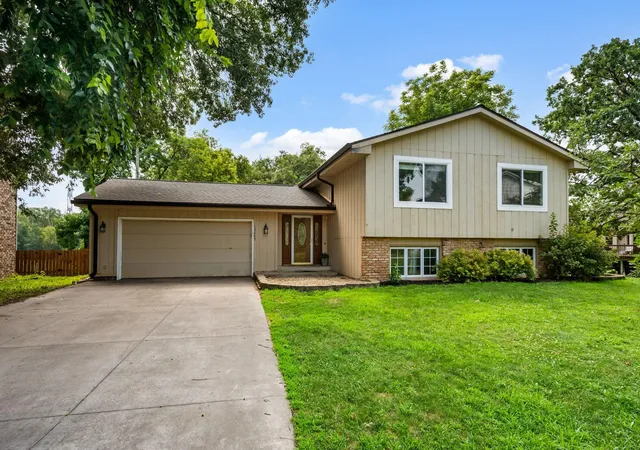 Photo 1 of Single family home for sale at 13609 62nd Avenue N, Maple Grove, MN 55311 | MLS# 7117004 | Listing updated on 2026-09-19