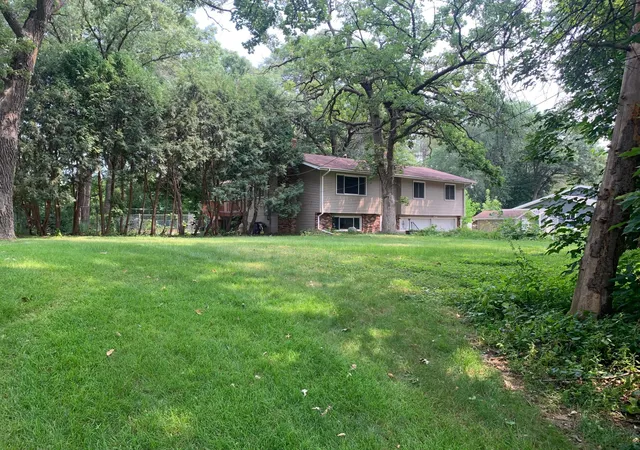 Photo 2 of Single family home for sale at 8914 37th Street N, Lake Elmo, MN 55042 | MLS# 7117092 | Listing updated on 2026-09-12