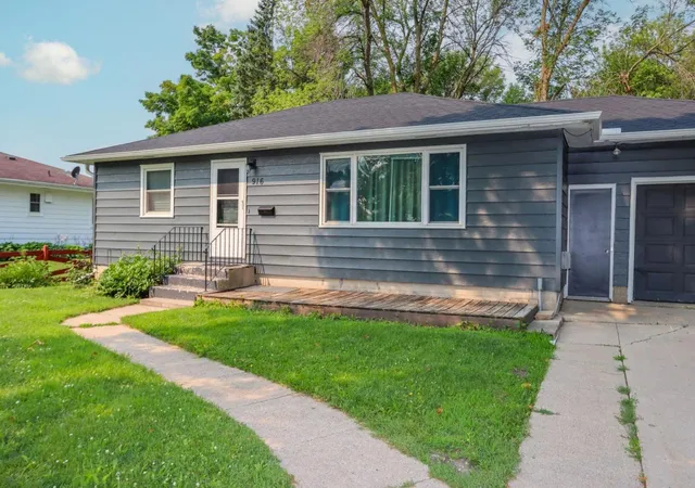 Photo 2 of Single family home for sale at 916 5th Street Sw, Waseca, MN 56093 | MLS# 7117257 | Listing updated on 2026-09-14