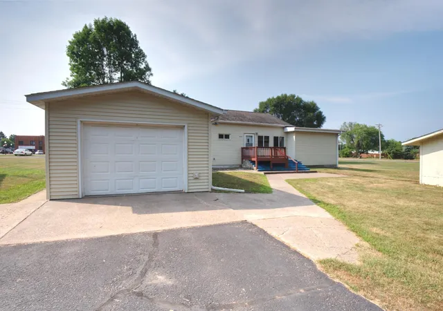 Photo 1 of Single family home for sale at 7725 Lake St, Siren, WI 54872 | MLS# 7117273 | Listing updated on 2026-09-11