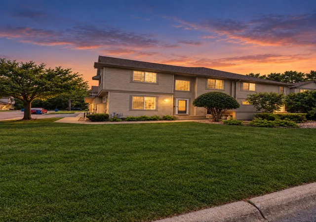 Photo 1 of Single family home for sale at 1056 Lovell Ave W, Saint Paul, MN 55113 | MLS# 7117423 | Listing updated on 2026-09-12