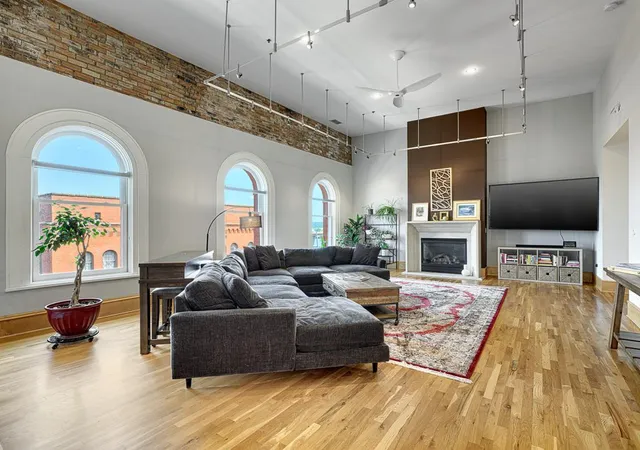 Photo 3 of Condo for sale at 300 Wall St #701, Saint Paul, MN 55101 | MLS# 7117678 | Listing updated on 2026-09-11