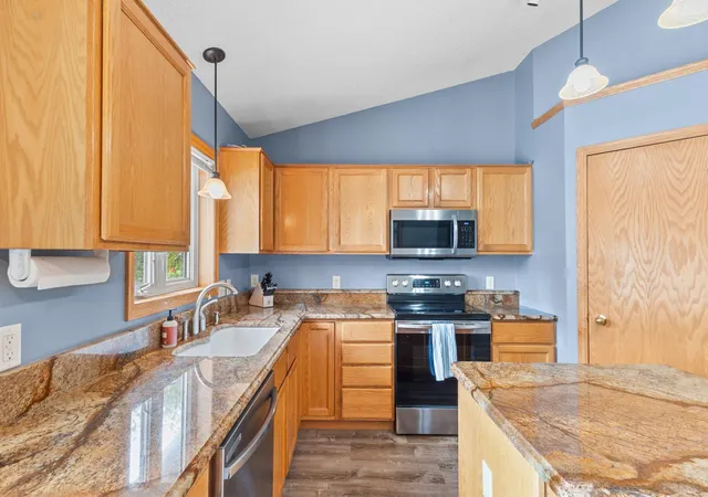 Photo 4 of Single family home for sale at 15712 Crocus Ave W, Rosemount, MN 55068 | MLS# 7117744 | Listing updated on 2026-09-13