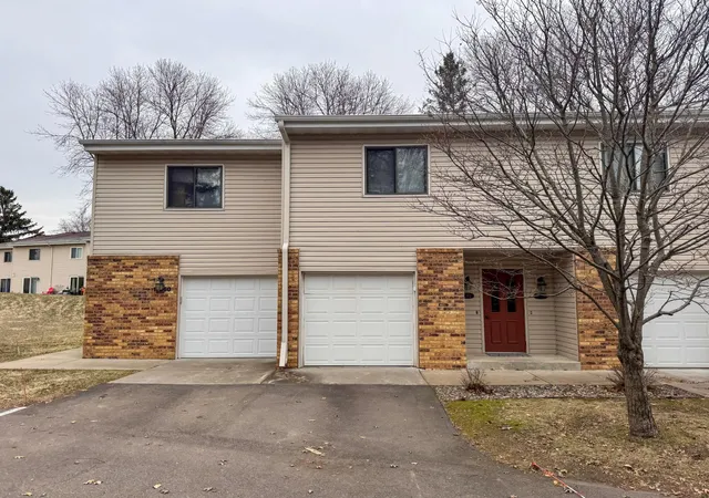 Photo 1 of Single family home for sale at 17562 Pond Cir, Eden Prairie, MN 55346 | MLS# 7117868 | Listing updated on 2026-09-11