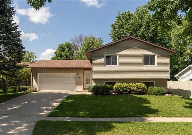 Photo 1 of Sale Pending at 619 Chalet Dr Nw, Rochester, MN 55901 | MLS# 7117945 | Listing updated on 2026-09-14