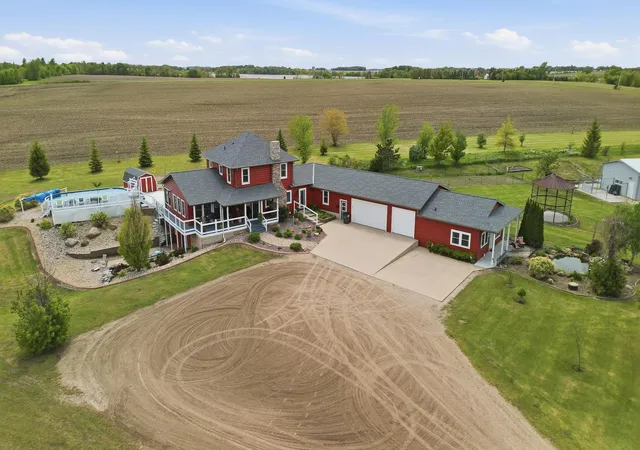 Single family home for sale at 20811 Ocean Rd, Janesville, MN 56048 | MLS# 7118073