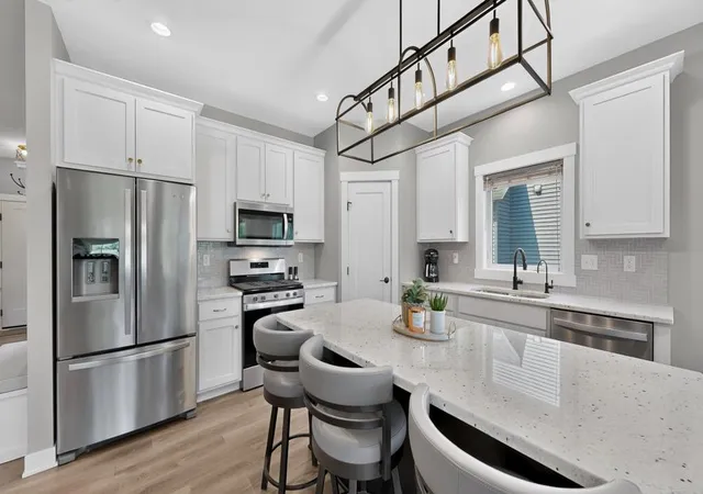Photo 4 of Single family home for sale at 1675 Hadley Crk Dr NE, Rochester, MN 55906 | MLS# 7118175 | Listing updated on 2026-09-10