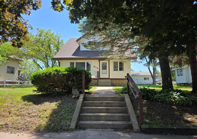 Photo 4 of Single family home for sale at 615 7th Street, Kenyon, MN 55946 | MLS# 7118252 | Listing updated on 2026-09-11
