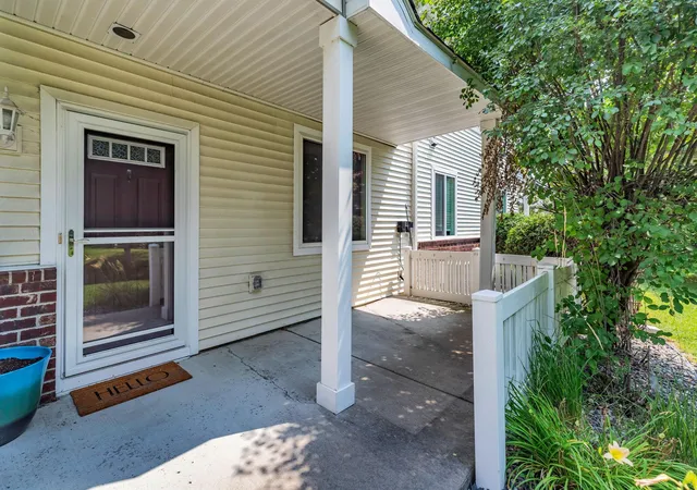 Photo 2 of Single family home for sale at 9795 Vagabond Ln N, Maple Grove, MN 55311 | MLS# 7118294 | Listing updated on 2026-09-14