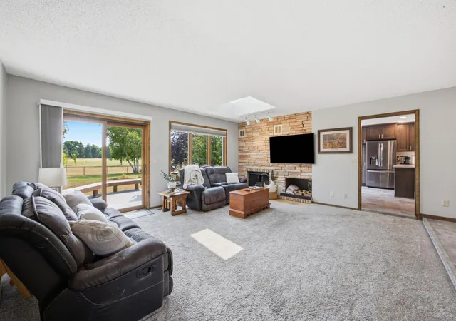 Photo 4 of Single family home for sale at 186 Prairiewood Dr S, Fargo, ND 58103 | MLS# 7118748 | Listing updated on 2026-10-05