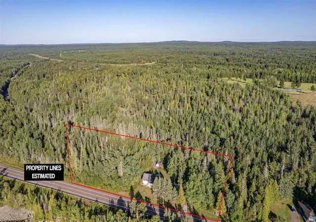 Photo 3 of Single family home for sale at 5845 N Shore Dr, Duluth, MN 55804 | MLS# 7118859 | Listing updated on 2026-09-11