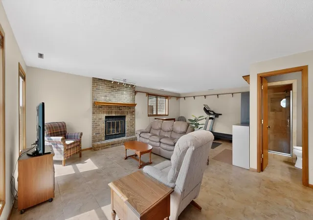 Photo 4 of Single family home for sale at 21 23rd Street SW, Rochester, MN 55902 | MLS# 7118889 | Listing updated on 2026-09-21