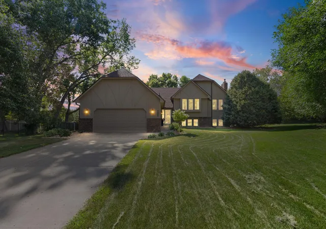 Photo 1 of Sale Pending at 4980 Oakview Ln N, Minneapolis, MN 55442 | MLS# 7118914 | Listing updated on 2026-09-14